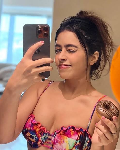 Divya Ranchi College Girl Escort